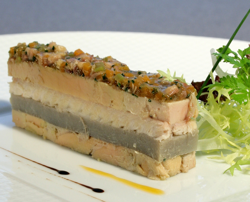 Pressé de foie gras de canard des Landes aux artichauts et anguille fumée