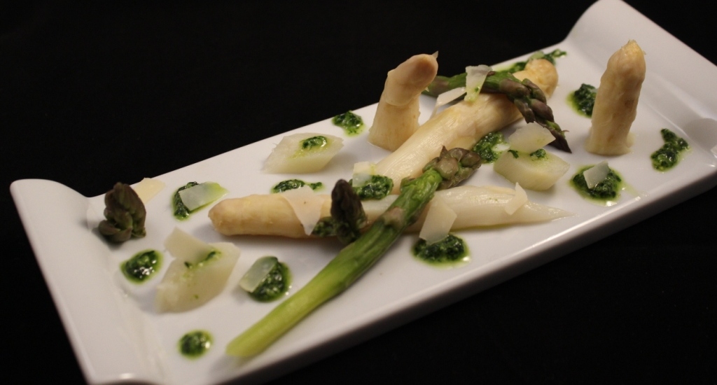 Asperges du Blayais au pesto de roquette et parmesan