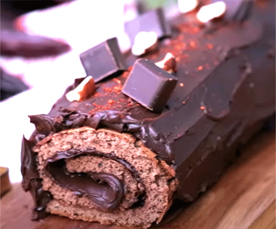 Bûche au chocolat noir et piment d’Espelette