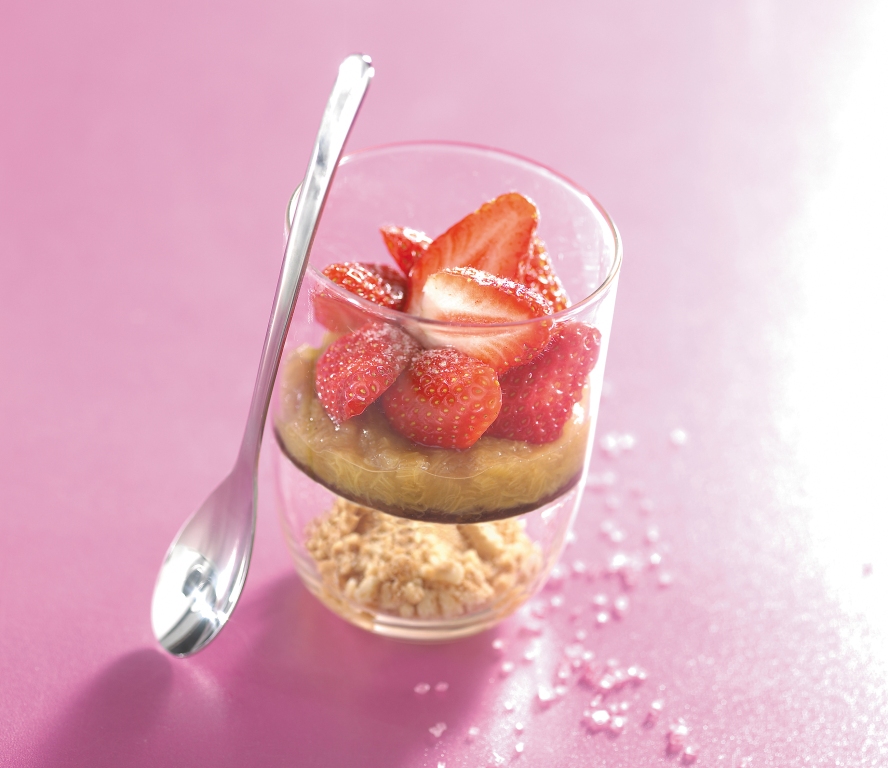 Crumble de fraises Label Rouge et rhubarbe