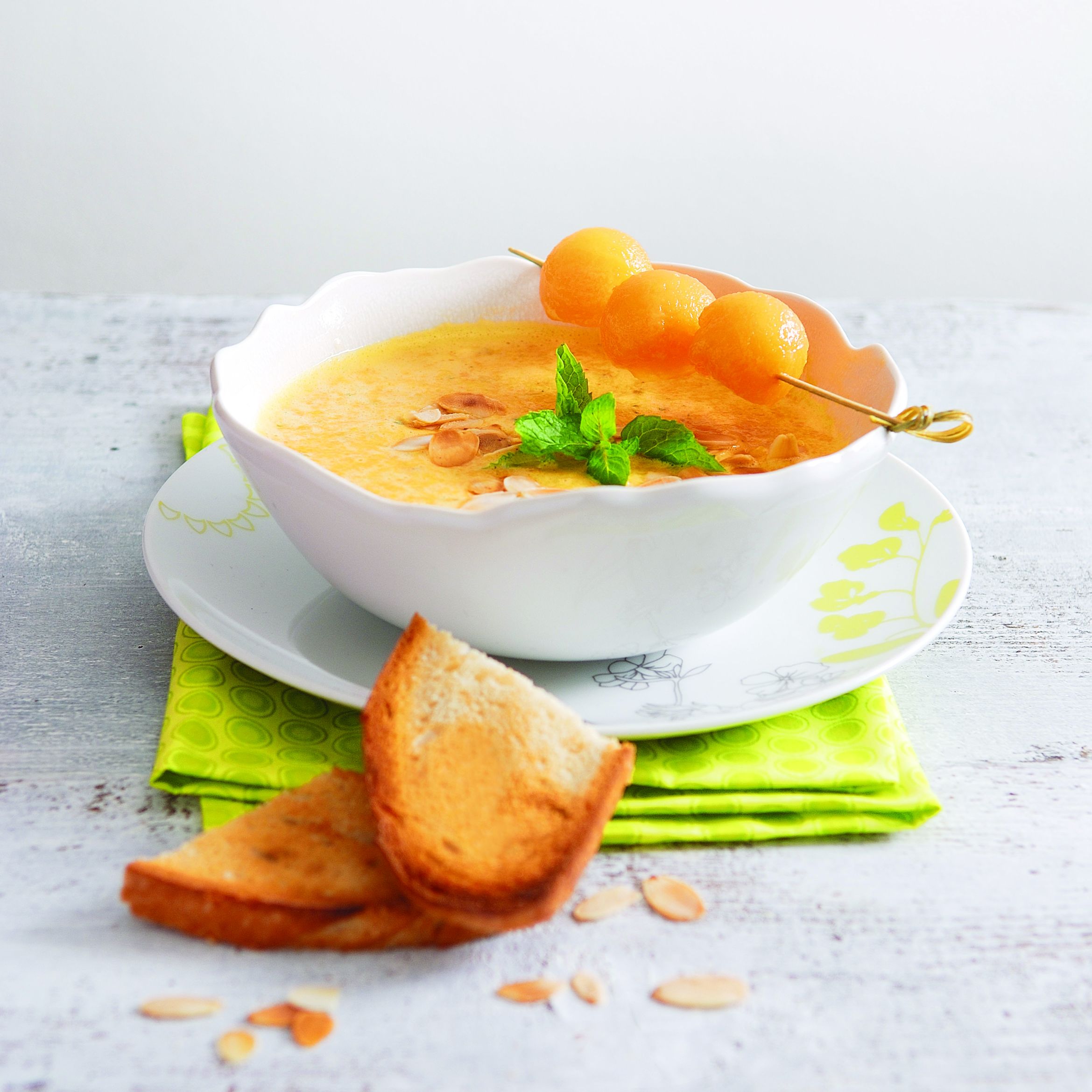 Gaspacho de melon avec sa chantilly de fromage de chèvre