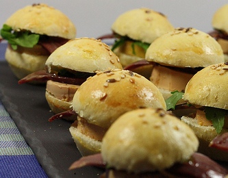 Mini burger au Foie Gras et Magret Séché du Sud Ouest