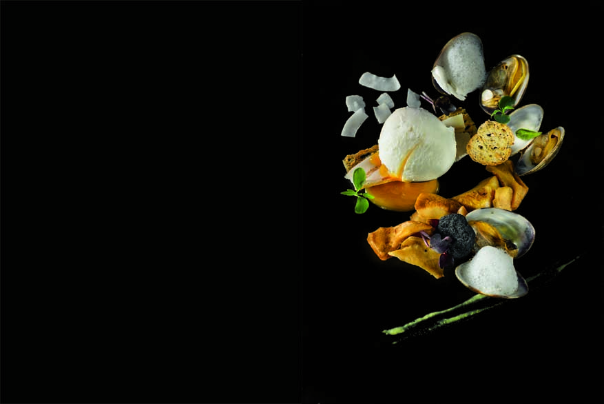 Oeuf de poule poché, bidaou, lait de coco-coquillage, ventrèche